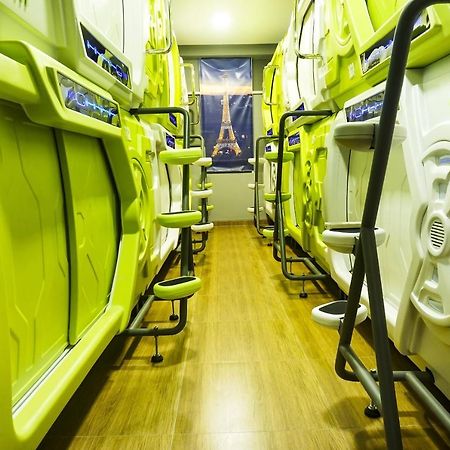 Super Oyo 91328 Fiducia Capsule Hotel จาการ์ตา ภายนอก รูปภาพ