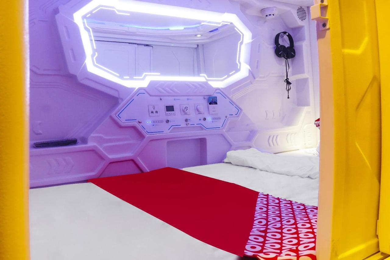 Super Oyo 91328 Fiducia Capsule Hotel จาการ์ตา ภายนอก รูปภาพ